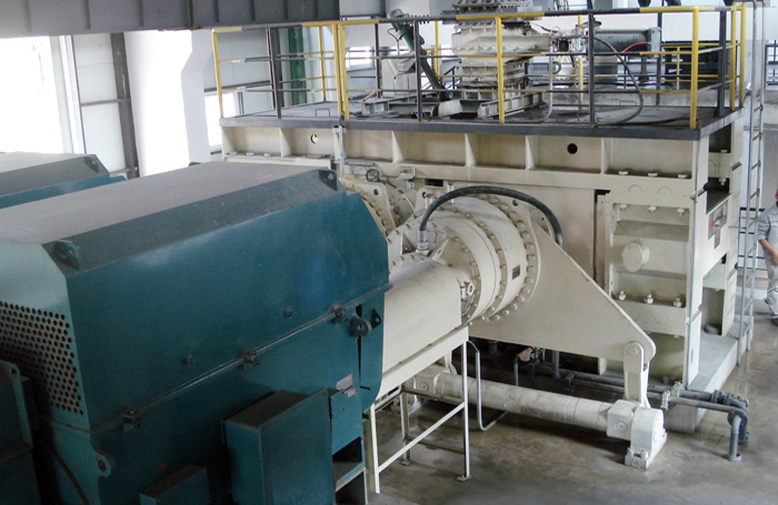 High pressure roller mill